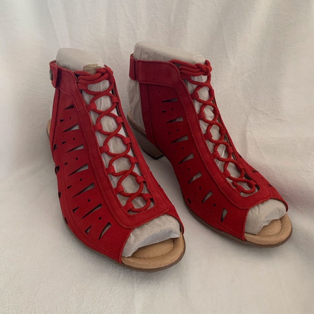 NWT Earth Origins Kristen Bright Red size 9